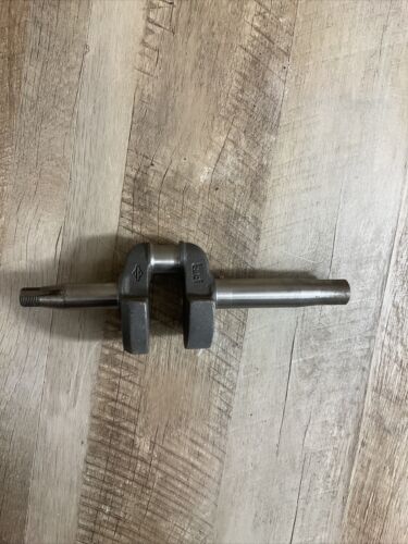 Briggs & Stratton NOS Crankshaft 493362 New Genuine OEM Crank Shaft 797018 (6922801152183)